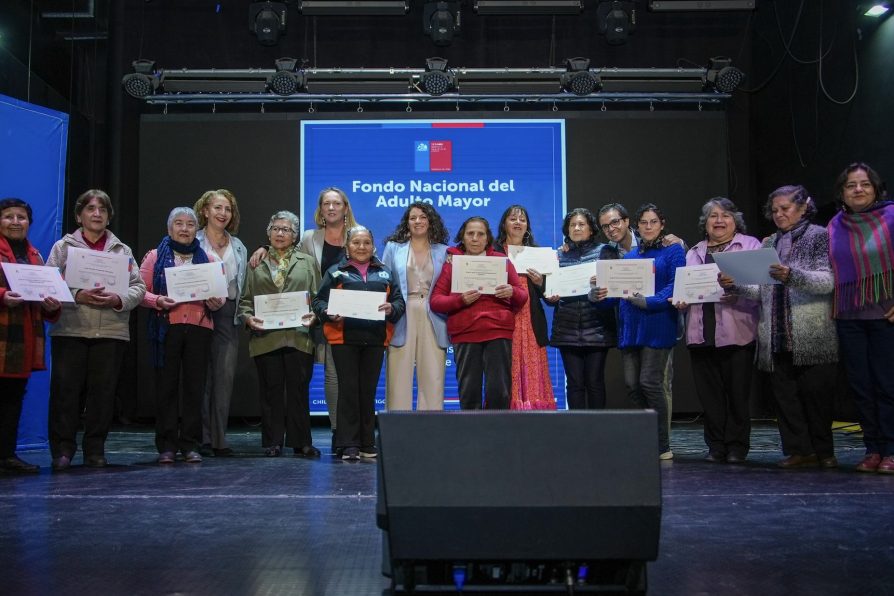 Gobierno reafirma compromiso con las personas mayores en la adjudicación del Fondo Nacional SENAMA 2025 en Chacabuco