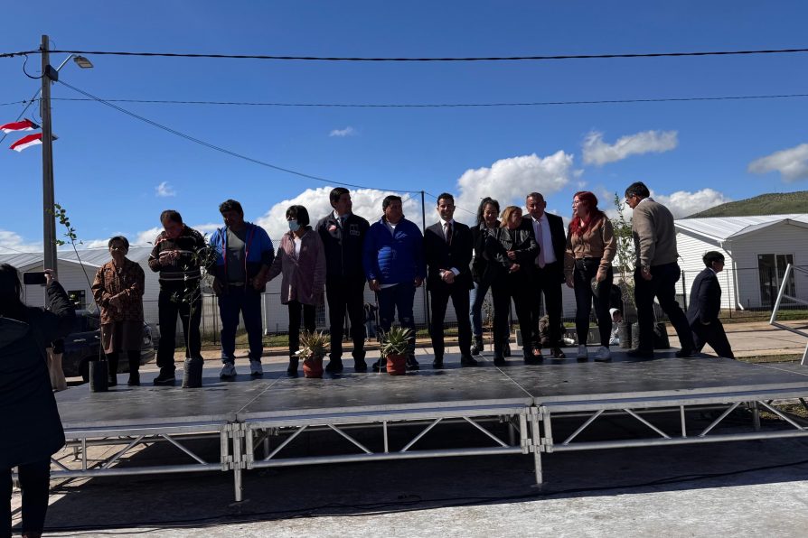 200 familias de Tiltil reciben sus viviendas en el sector de Huertos del Valle