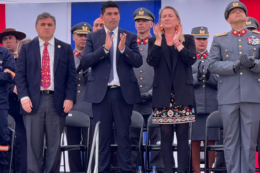 Delegación Presidencial participa en Desfile Cívico-Militar de Colina